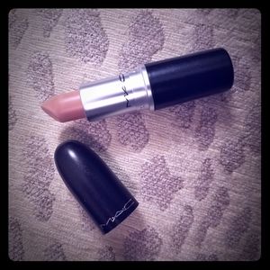 MAC ARROWHEAD LIPSTICK *USED*